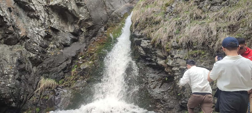 Almaty: Falconry show and Big Almaty Gorge - From Abay Avenue to the Tian Shan foothills
