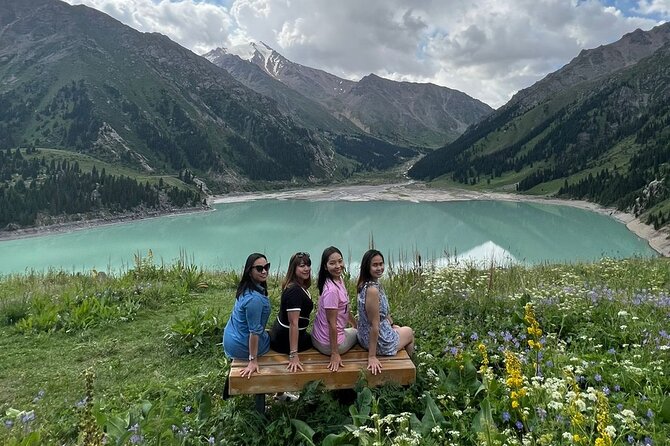 Almaty lake - The winding road and the high-altitude change