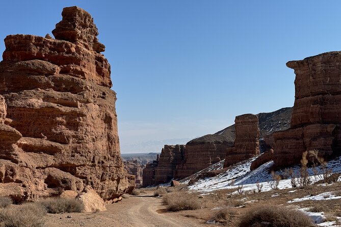 Charyn Canyon and Black Canyon 1 Day Private Tour - A Small Bazaar at 11:00