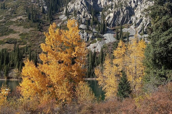 Personalized guided Car Tours to Charyn Canyon & Kolsay Lake - The four-hour return to Almaty