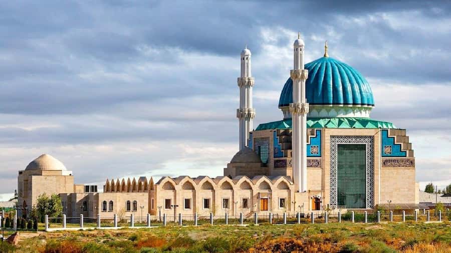 Turkestan Gloriously Isolated - Day Tour from Tashkent - Turkestan’s Yassawi Mausoleum deserves the long ride